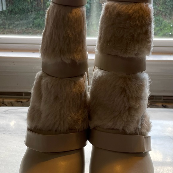 Juicy Couture White Fur Platform Ankle Booties - Picture 4 of 8